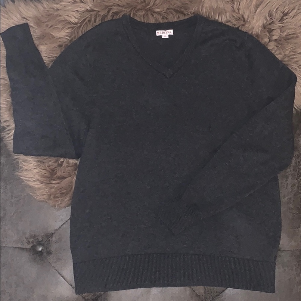 Charcoal V Neck Men’s Sweater like new
